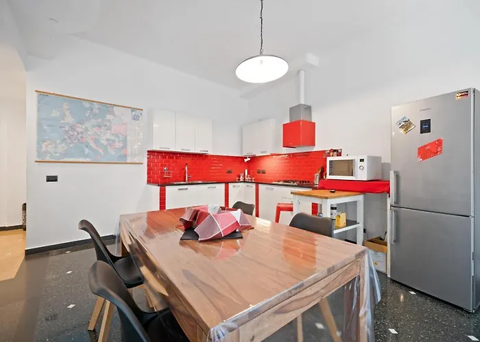 Sampierdarena Apartment con Patio Privato